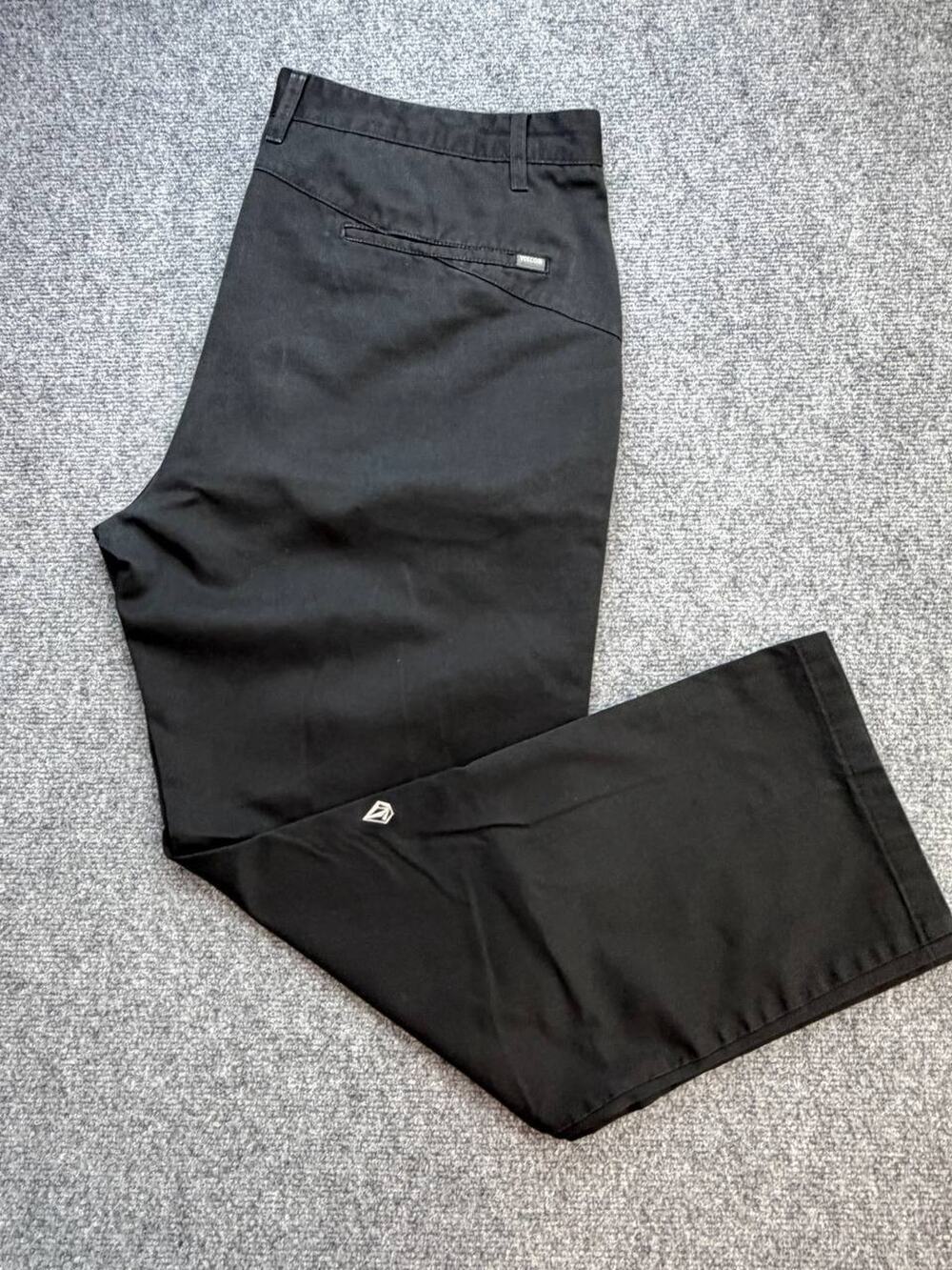 Volcom The Frickin Chino Men’s Size 40 Black Straight Leg Pants